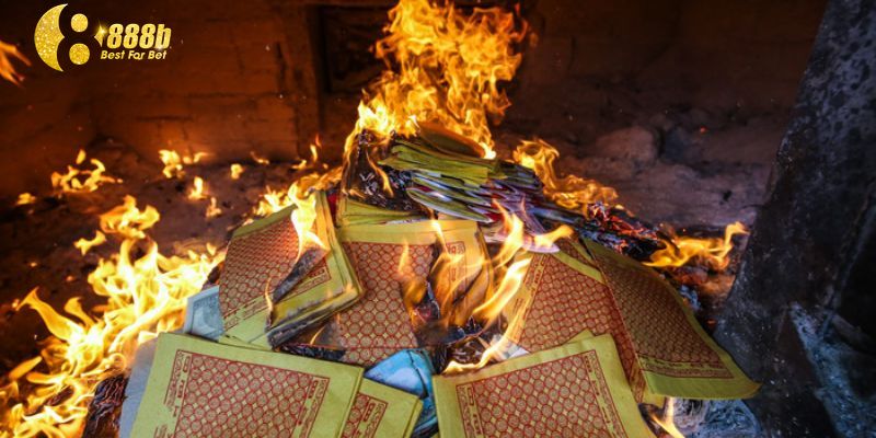 Giấc mơ về việc đốt tiền âm phủ mang nhiều tầng ý nghĩa về công việc