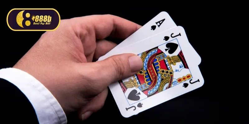 Xì dách gồm lá A và một trong các cây 10 hoặc tiên