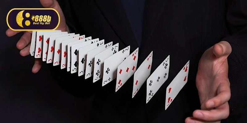 Xóc bài giúp thu hết những lá quan trọng